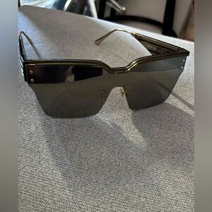 Woman’s DiorClub M4U Grey Geometric sunglasses